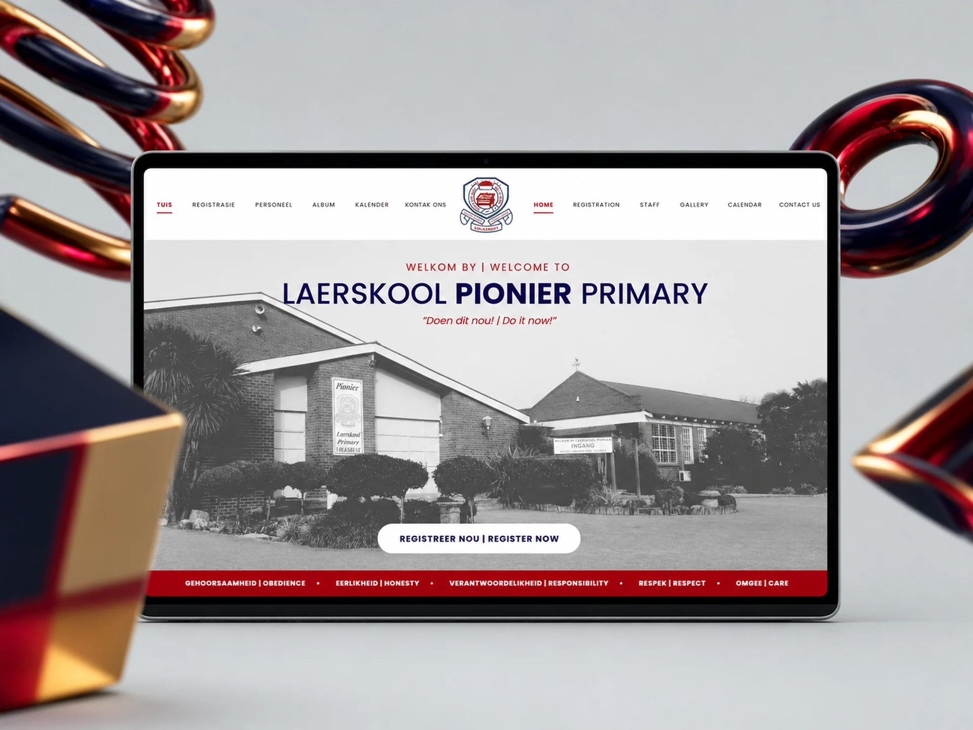 Laerskool Pionier bilingual homepage with the school building and values bar